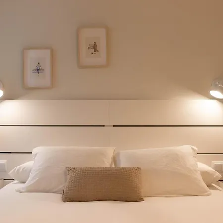 And Charming - Guggenheim & Old Town Apartment