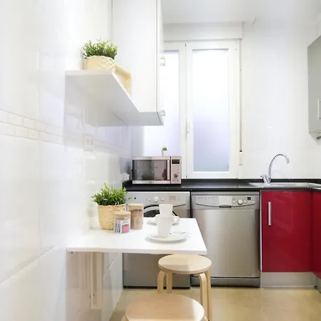 And Charming - Guggenheim & Old Town Bilbao