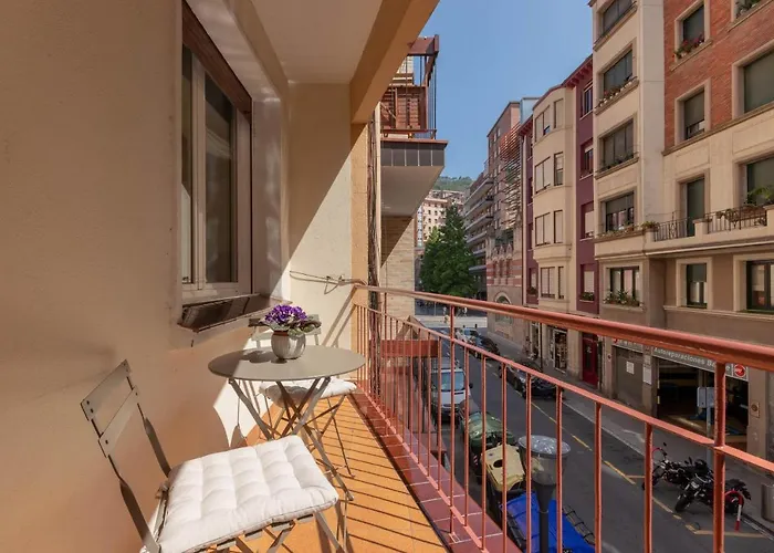 And Charming - Guggenheim & Old Town * بلباو