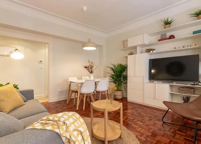 And Charming - Guggenheim & Old Town بلباو