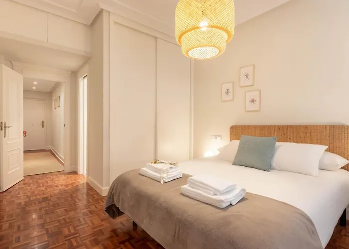 And Charming - Guggenheim & Old Town * بلباو