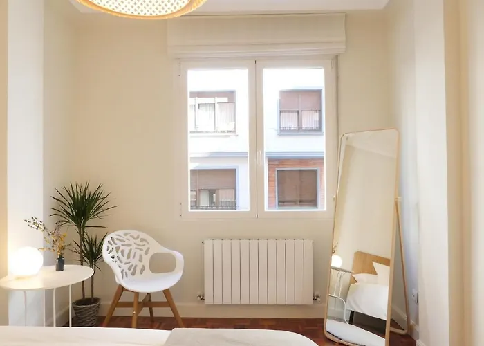 And Charming - Guggenheim & Old Town بلباو